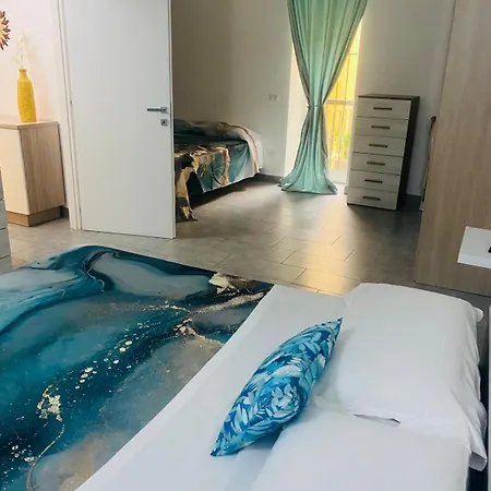 Apartment Centro 2 *